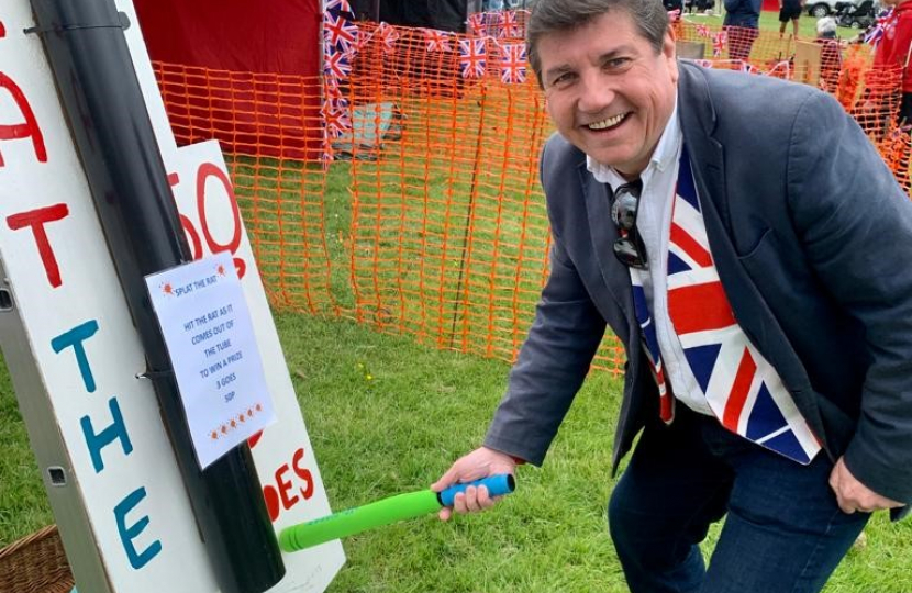 Stephen Metcalfe attends Bowers Gifford and North Benfleet Parish Council's Picnic-in-the-Park.