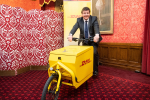 Stephen tries out DHL's new e-cargo bike.