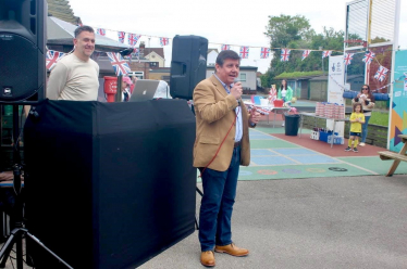 Stephen Metcalfe speaks at the opening of Horndon School's annual fete.
